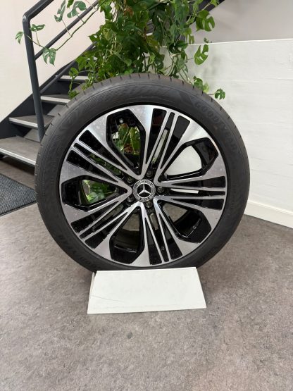 Brugte 19" sommerhjul til E-klasse 214 med brede baghjul (KUN AFHENTNING)
