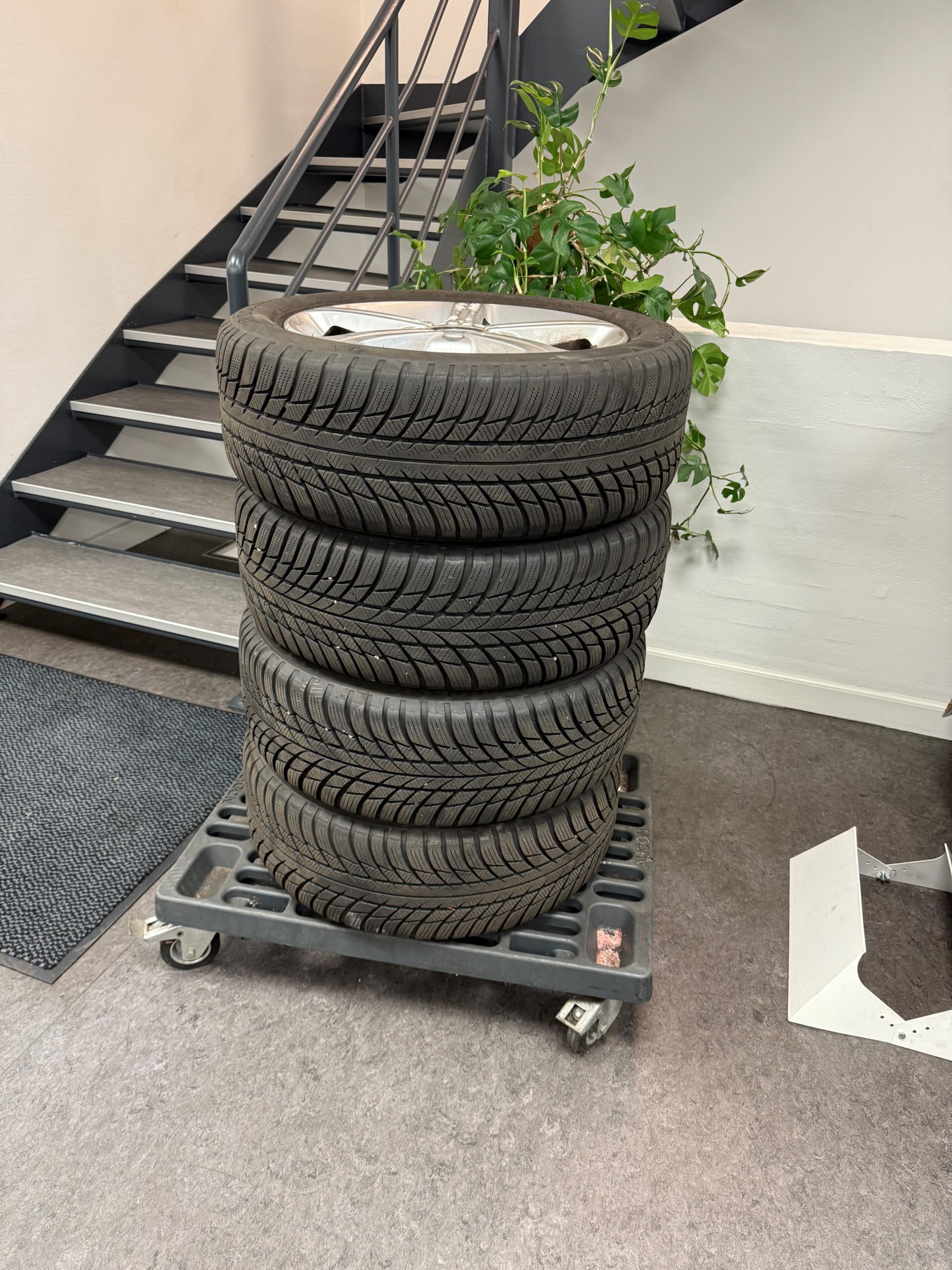 Brugte 17" Vinterhjul til A+B-Klasse og CLA 118+177+247 (KUN AFHENTNING) - Billede 5