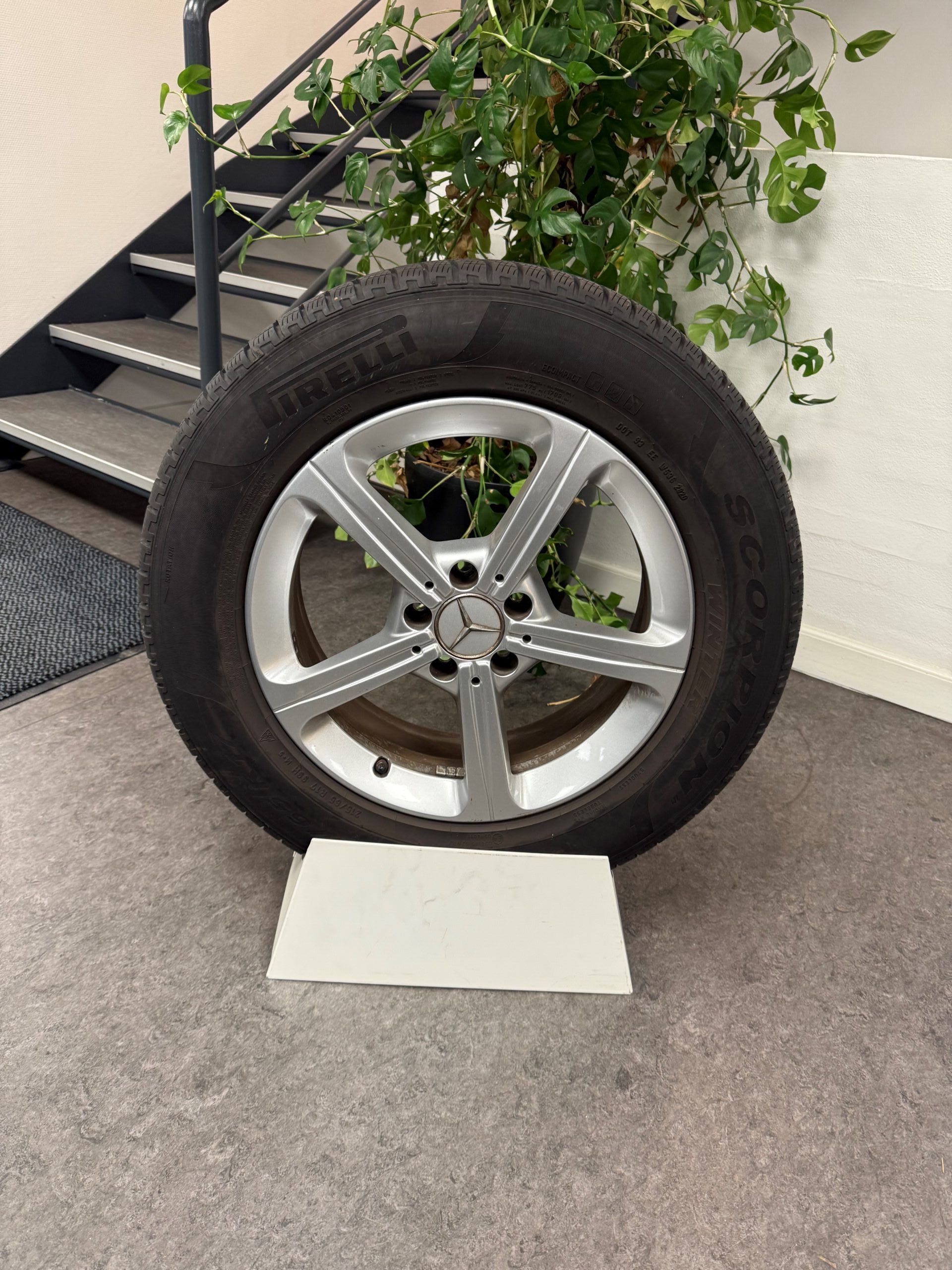 Brugte 17" Vinterhjul til GLA + GLB (KUN AFHENTNING) - Billede 3